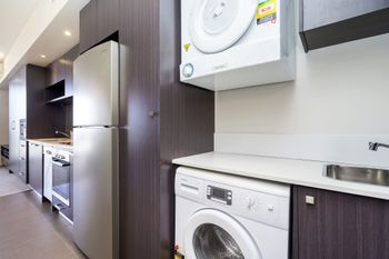 Executive Studio Inner City Apartment - Accommodation Bookings 5