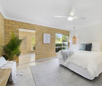 BEACHSIDE HIDEAWAY BONNY HILLS - Accommodation Bookings 1