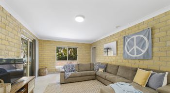 BEACHSIDE HIDEAWAY BONNY HILLS - Accommodation Bookings 5