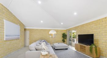 BEACHSIDE HIDEAWAY BONNY HILLS - Accommodation Bookings 3