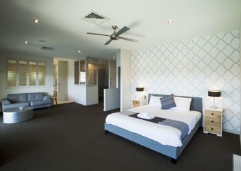 Gold Coast Luxury Waterfront House - Accommodation Bookings 5