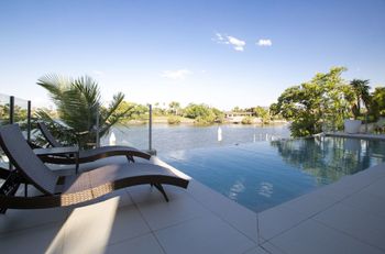 Gold Coast Luxury Waterfront House - Accommodation Bookings 4