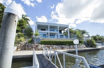 Gold Coast Luxury Waterfront House - Accommodation Bookings 6