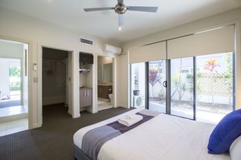 Gold Coast Luxury Waterfront House - Accommodation Bookings 3