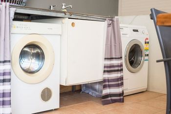 Spacious Home In New Farm For 6 W Parking - Accommodation Bookings 6