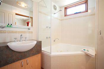 Yarraby Holiday Park - Accommodation Bookings 1