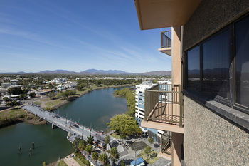 Holiday Inn Townsville - Accommodation Bookings 3
