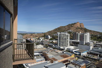 Holiday Inn Townsville - Accommodation Bookings 6