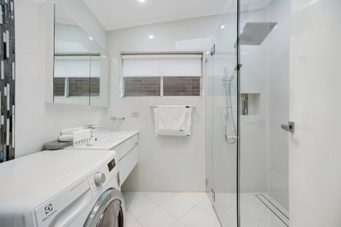 HomeHotel LuxuryHome 500m Crows Nest Shops - Accommodation Bookings 2