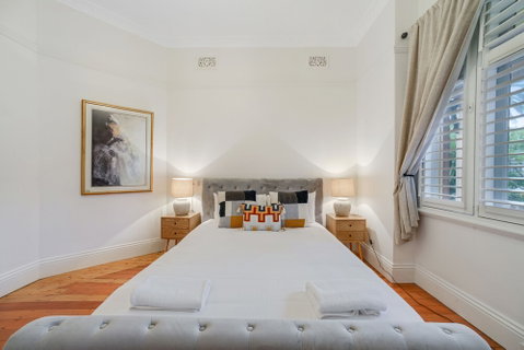 HomeHotel LuxuryHome 500m Crows Nest Shops - Accommodation Bookings 6