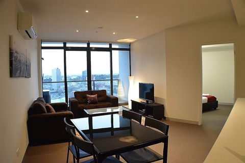 Royal Stays Apartments Southbank - Accommodation Bookings 3
