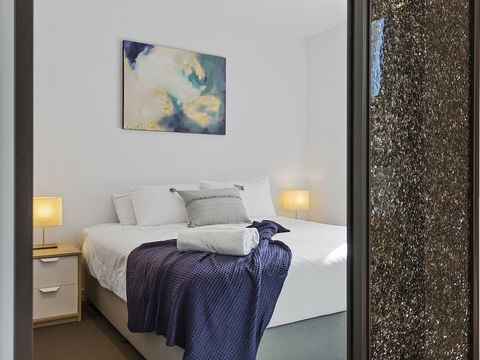 CHARLOTTE Manhatten Building Near Spencer St. & Southern Cross Station - Accommodation Bookings 1