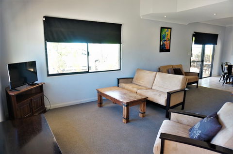 Ningaloo Breeze Villa 10 - Accommodation Bookings 3