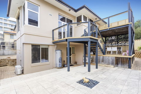 Scarborough Seaview Loft - Accommodation Bookings 0