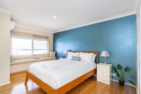 Scarborough Seaview Loft - Accommodation Bookings 2