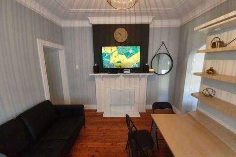 Incredible Location 2 Bedroom Bondi Beach Apartment - Accommodation Bookings 5