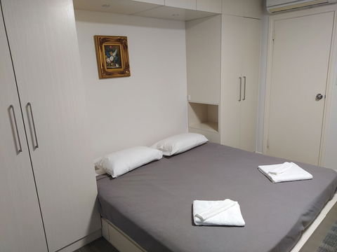 Regency Apartments - Accommodation Bookings 1