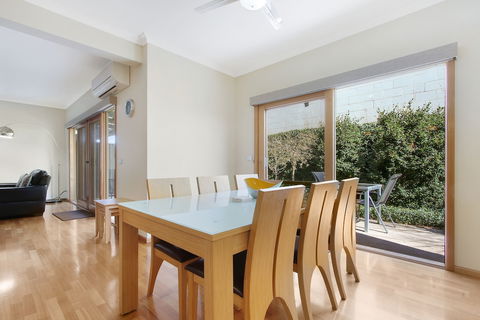 Apartments On Church - Unit 7 - Accommodation Bookings 1