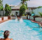 Beach  Bay Holiday House