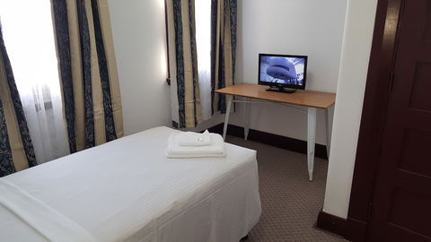 Royal Hotel Tenterfield - Accommodation Bookings 4