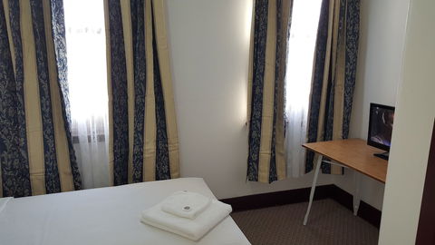 Royal Hotel Tenterfield - Accommodation Bookings 2