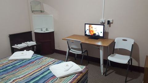 Royal Hotel Tenterfield - Accommodation Bookings 6