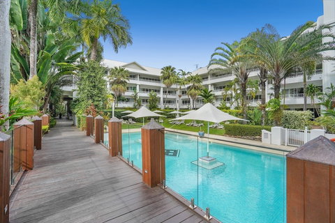 Poolside Apt In Alamanda Beachfront Resort 41 - Accommodation Bookings 1
