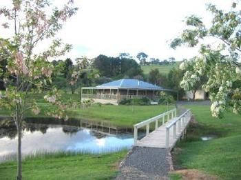 Buttercup Cottage & Private Apartment - Accommodation Bookings 0