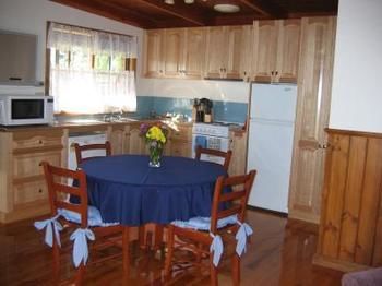 Buttercup Cottage & Private Apartment - Accommodation Bookings 6