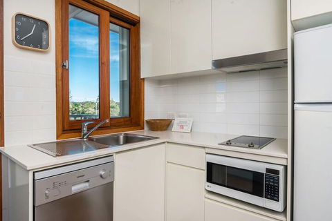 A PERFECT STAY - Quiksilver Apartments - The Wreck - Accommodation Bookings 1