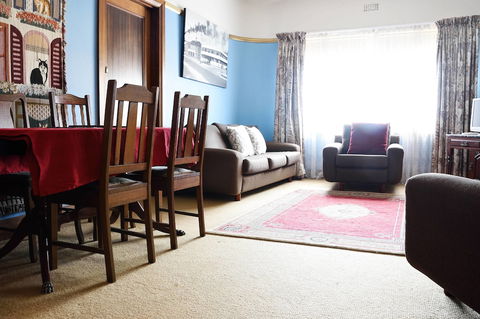 Apartments Downtown - Accommodation Bookings 5