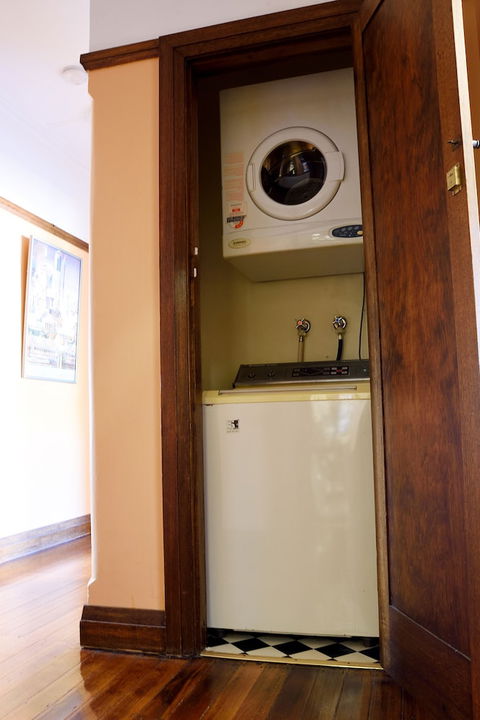 Apartments Downtown - Accommodation Bookings 1