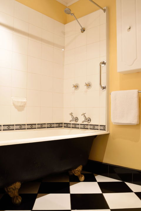 Apartments Downtown - Accommodation Bookings 3