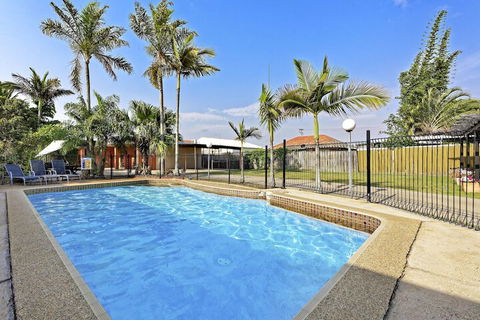 Riviera Motel Bundaberg - Accommodation Bookings 3