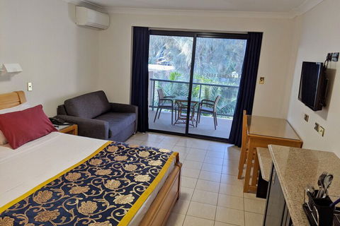 Novena Palms Motel - Accommodation Bookings 3