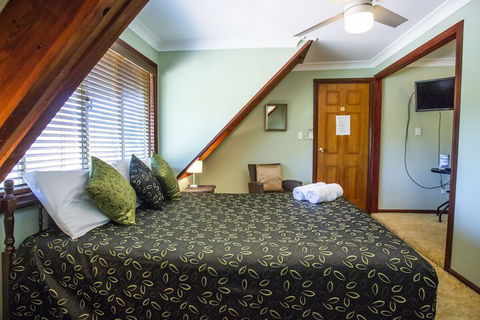 Ainslie Manor B&B - Accommodation Bookings 6
