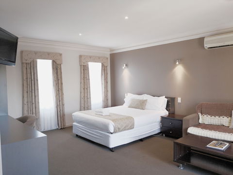 Seymours On Lydiard - Accommodation Bookings 3