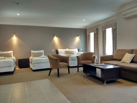 Seymours On Lydiard - Accommodation Bookings 6