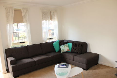 Seymours On Lydiard - Accommodation Bookings 2