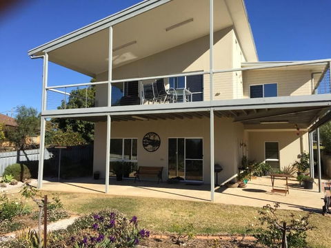 Lyreen's Apartment B&B - Accommodation Bookings 3