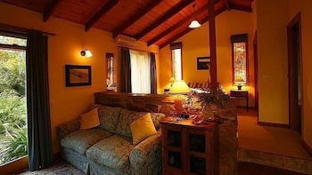 Wombat Hills Cottages - Accommodation Bookings 2