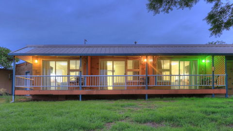 Jacaranda Motor Lodge - Accommodation Bookings 3