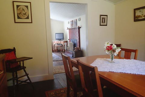 Glenbrook House And Cottage - Accommodation Bookings 6