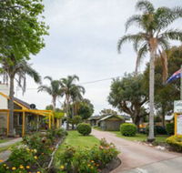 Lazy Acre Log Cabins - Accommodation Bookings