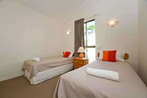 Caralina Court - Accommodation Bookings 2