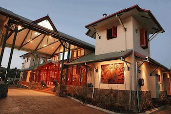 Tinaroo Lake Resort - Accommodation Bookings 4