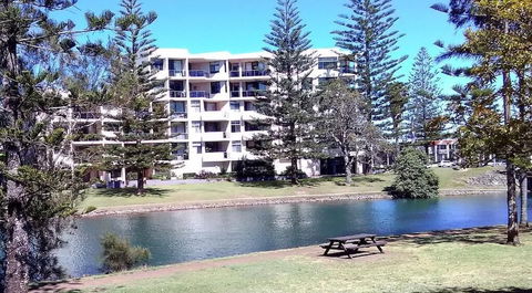 Palm Court Motor Inn - Accommodation Bookings 3