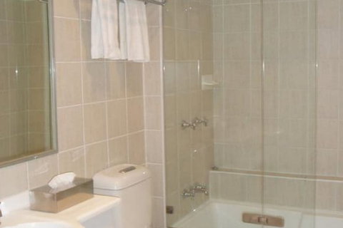 Carlyle Suites & Apartments - Accommodation Bookings 5