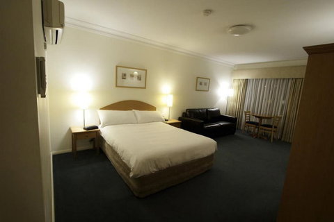 Carlyle Suites & Apartments - Accommodation Bookings 7