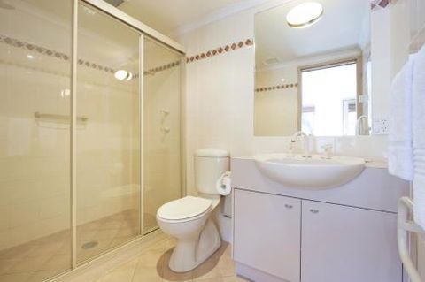 Lhotsky Apartments - Accommodation Bookings 2